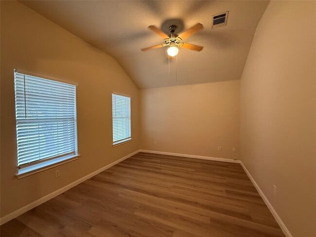 Building Photo - 125 Ashwood S