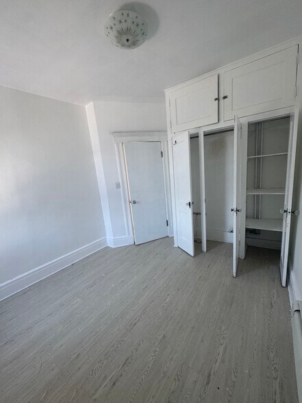Building Photo - 1848 126th St