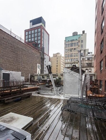 Building Photo - 219 E 23rd St