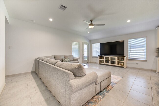 Building Photo - 4006 Elk Crk Ct