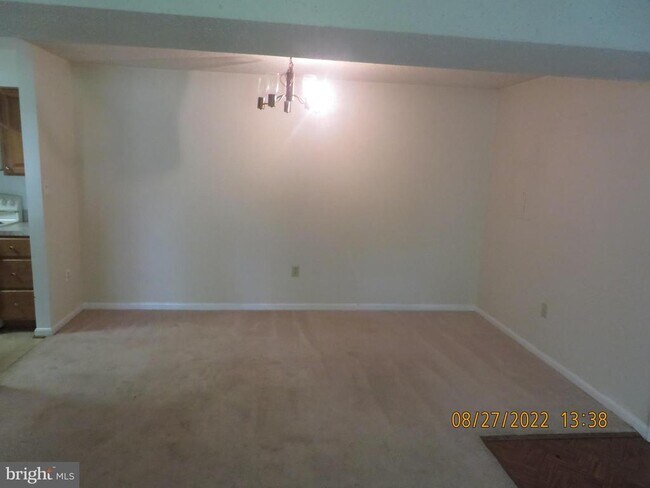 Building Photo - 1645 Carriage House Terrace