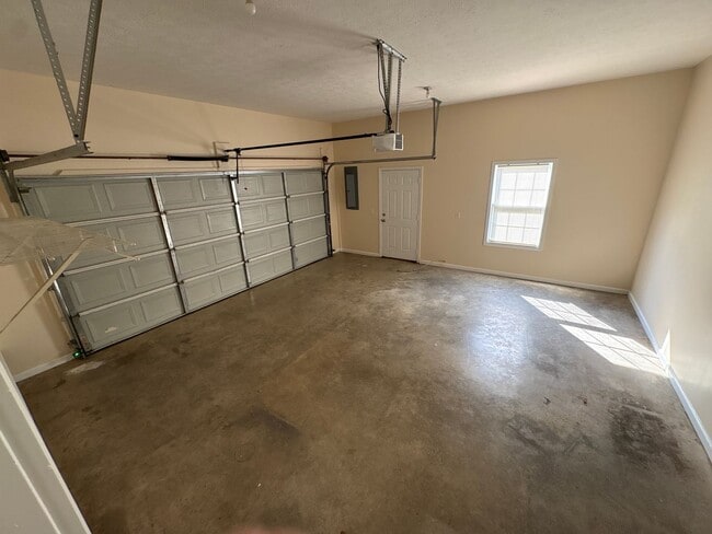 Building Photo - 307 Forrestwood Dr