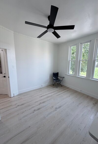 Building Photo - 816 Purcell Ave