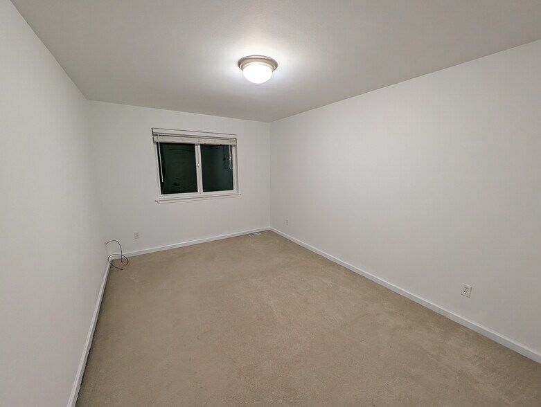 Building Photo - 19031 Waxen Rd