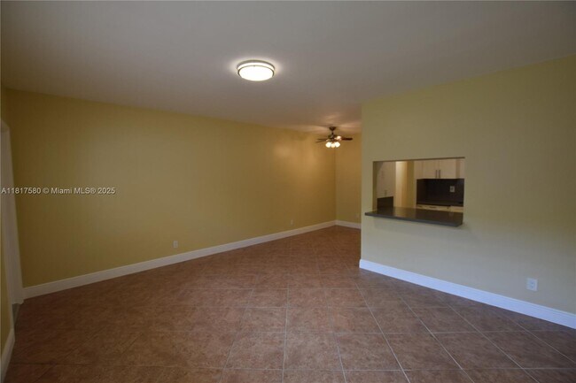 Building Photo - 2915 Plunkett St