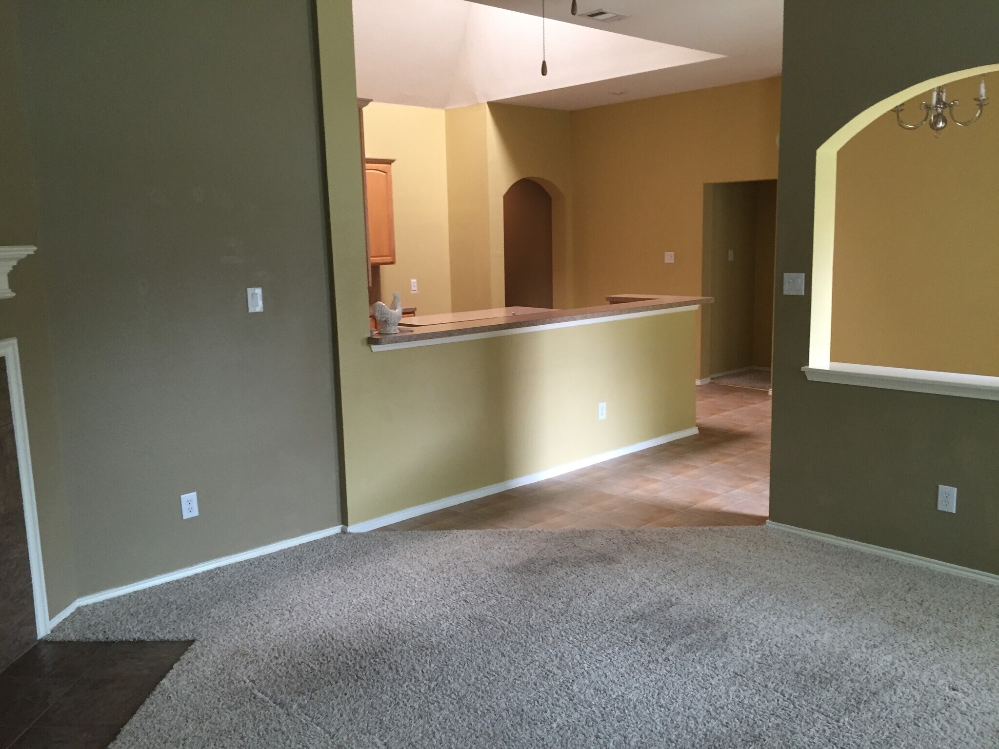 Building Photo - 1000 Warbler Ln
