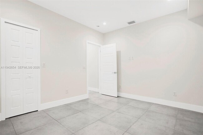 Building Photo - 1744 SW 22nd Terrace