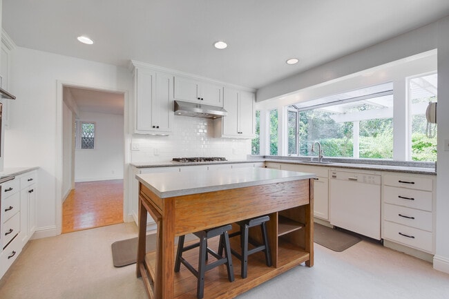 Building Photo - 15 Niven Way