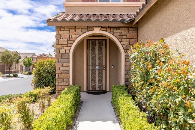 Building Photo - Beautiful West Vegas Home With Next Gen Suite