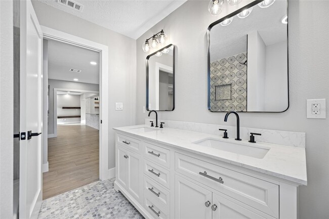 Building Photo - 1029 Bal Harbour Dr