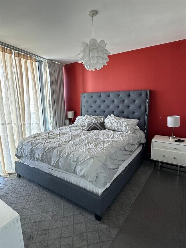 Building Photo - 888 Biscayne Blvd