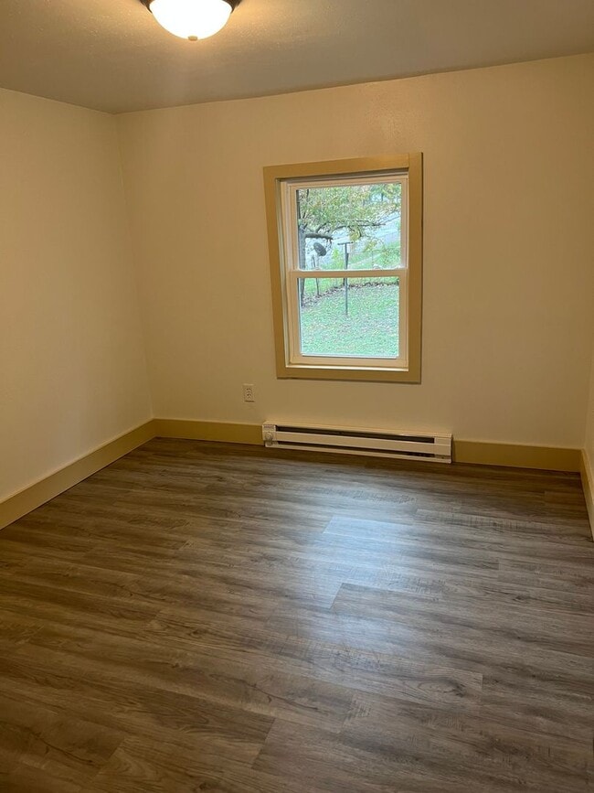 Building Photo - Available NOW