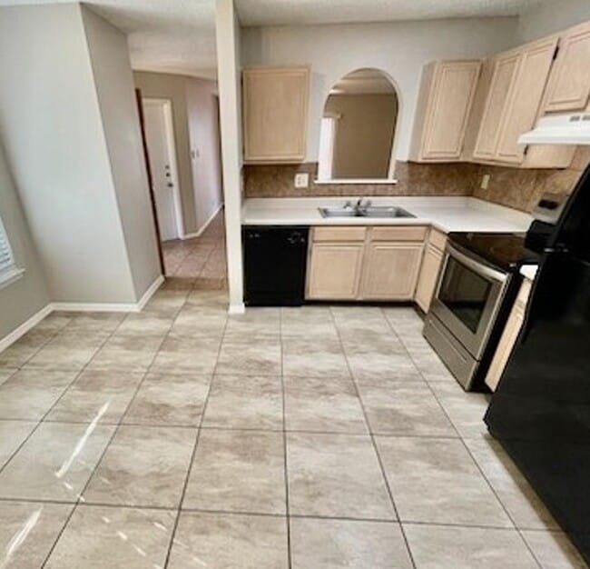 Building Photo - 7423 Corian Park Dr