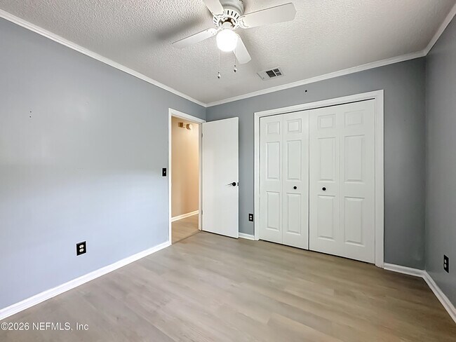 Building Photo - 341 Hickory Hollow Dr N