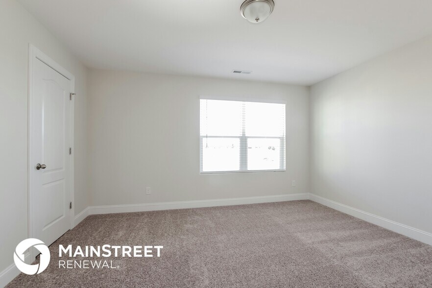 Building Photo - 2115 Vecchio Dr