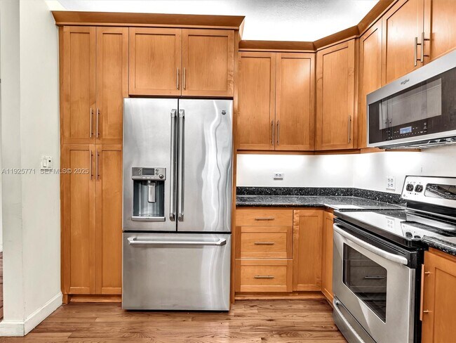 Building Photo - 2443 Meridian Ave