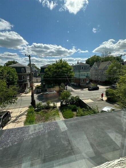 Building Photo - 87 Summer St