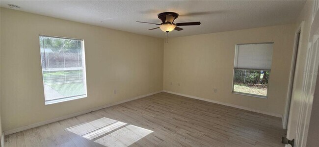 Building Photo - 36115 Michigan Dr