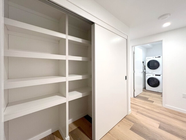 Building Photo - 1500 Rycroft St