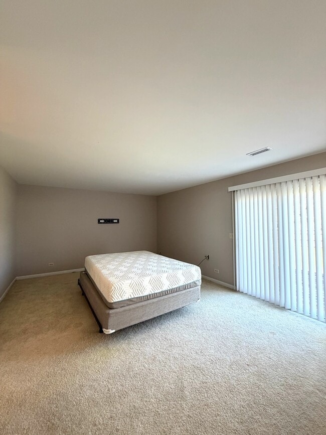 Building Photo - 169 Pebble Creek Trail