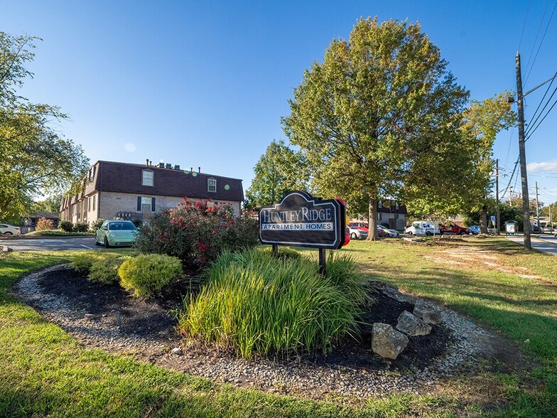 Convenient New Albany Location! - Huntley Ridge New Albany