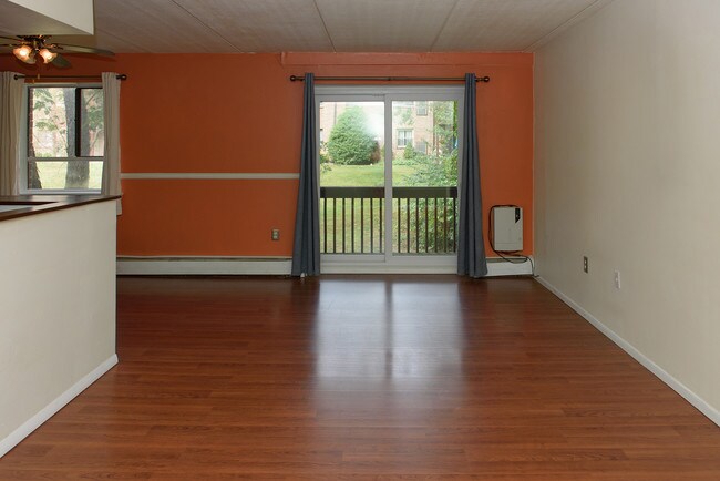 Building Photo - 280 Bridgewater Rd