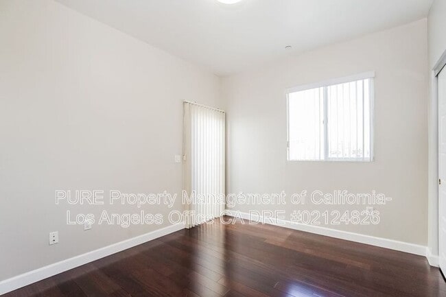 Building Photo - 11740 Vanowen St