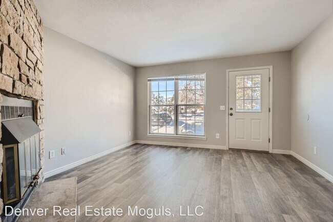 Building Photo - 2 br, 2.5 bath House - 9575 Coal Mine Ave  #A