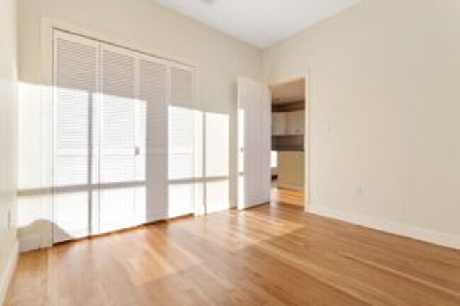 Building Photo - 107 Washington St