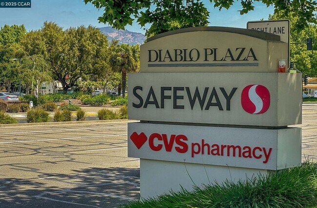 Building Photo - 412 Carrillo Ct