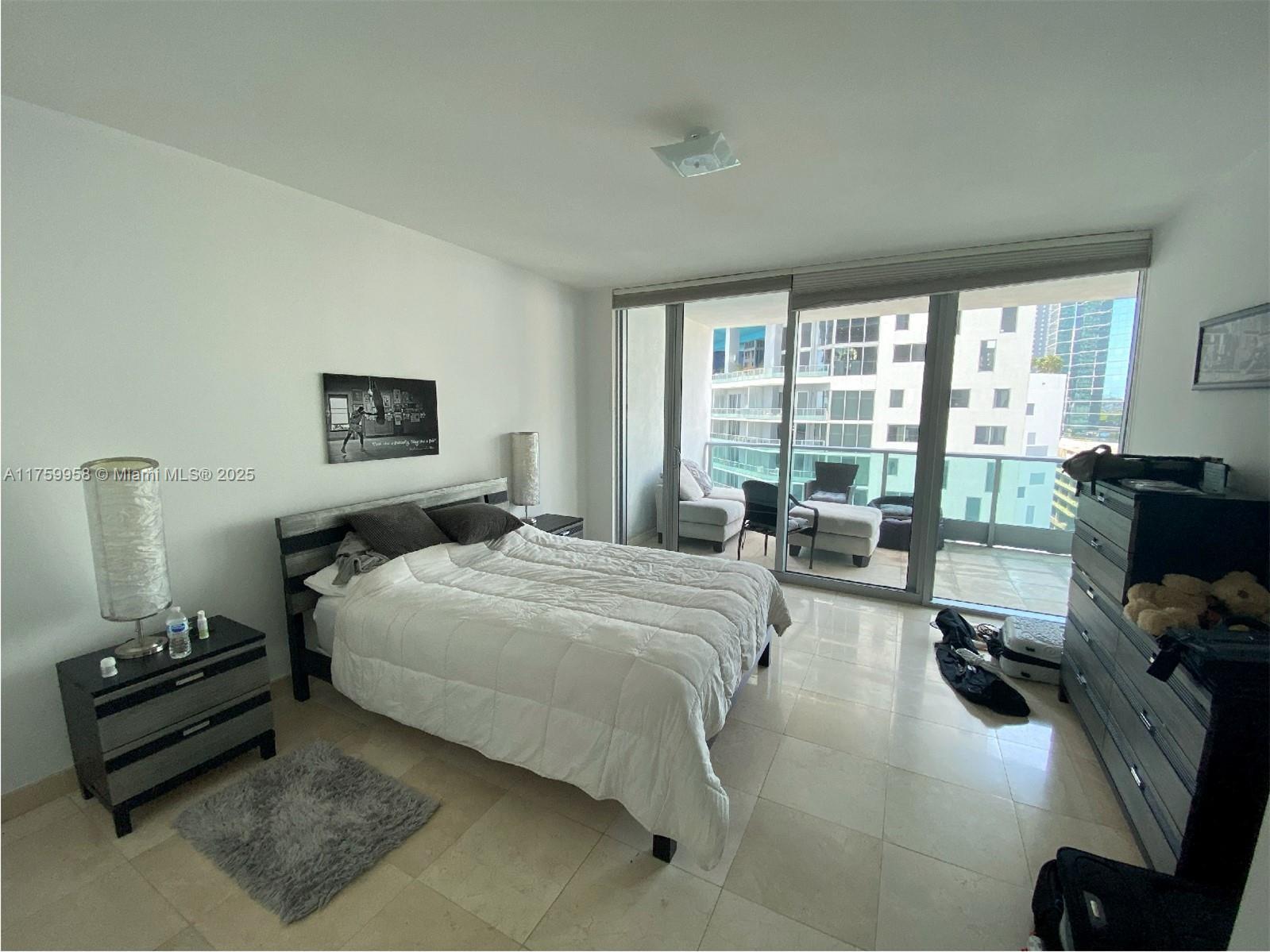 Building Photo - 1331 Brickell Bay Dr