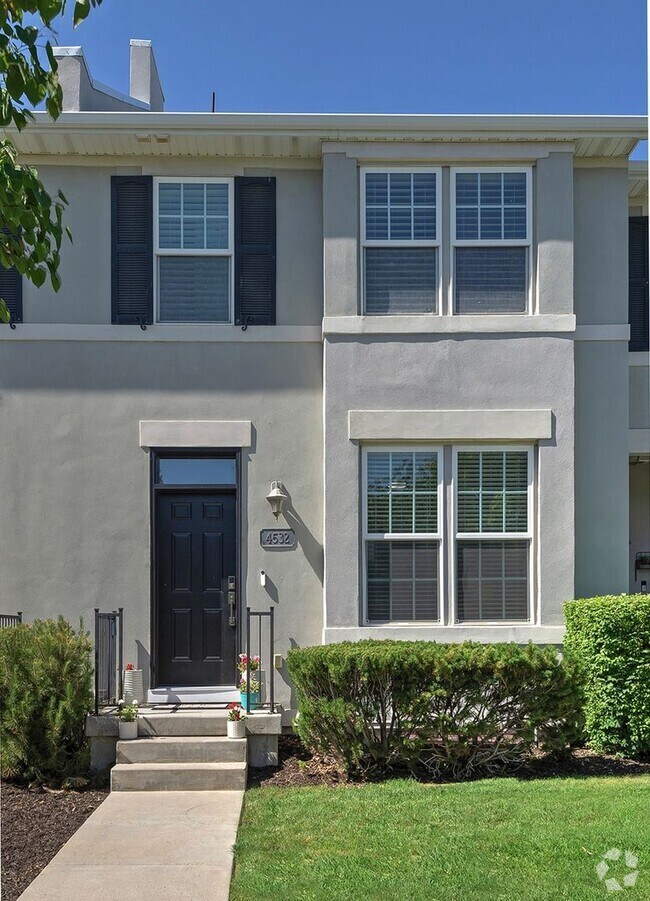 Building Photo - Stunning Daybreak Townhome!  $500 MOVE IN ...