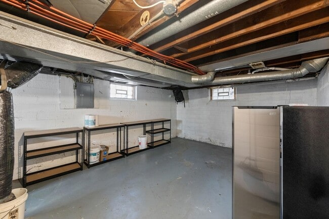 Building Photo - 2901 Zenith Ave N