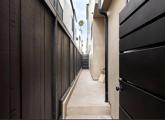 Building Photo - Coastal Luxury Retreat in the Heart of Corona del Mar Village-Available for Monthly Executive and...