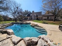 Building Photo - 1060 Great Oaks Dr