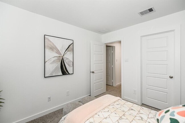 Building Photo - 2930 Crown Gate Dr