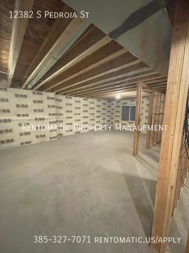 Building Photo - 12382 Pedroia St