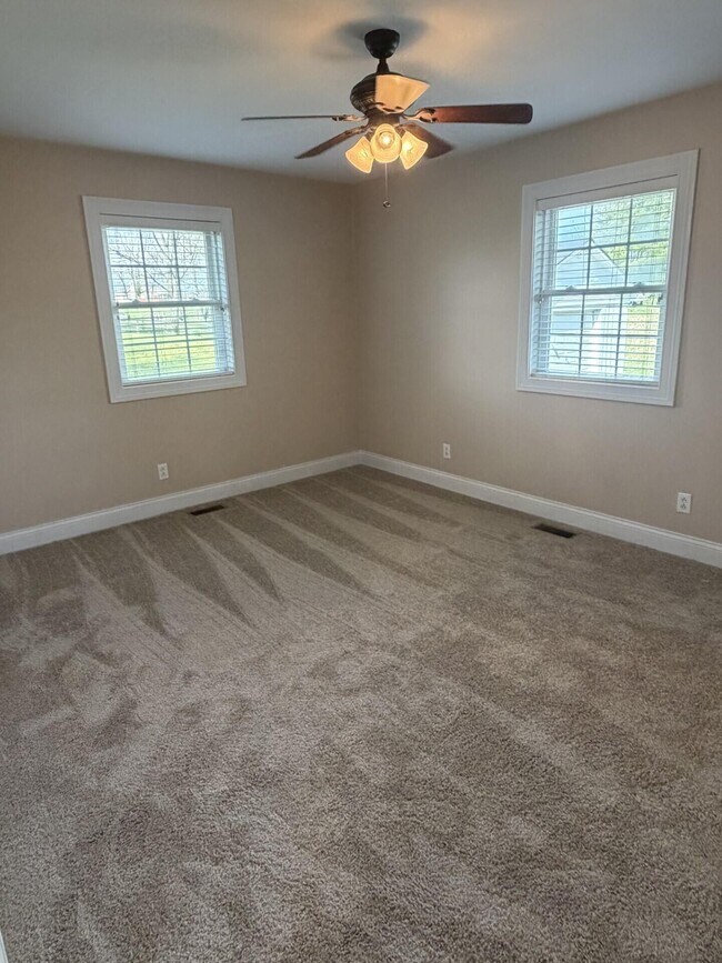 Building Photo - 110 Pineur Rd