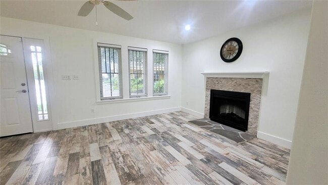 Building Photo - 1837 Hollenbeck Dr