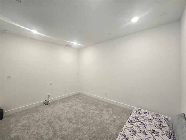 Building Photo - 124 Ribera Dr
