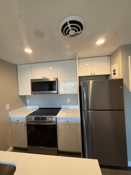 Building Photo - 50 Evergreen St