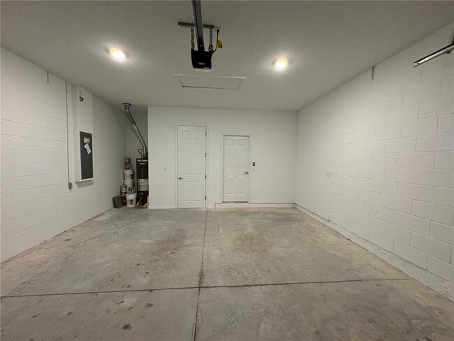 Building Photo - 6425 SW 78th Ave Rd