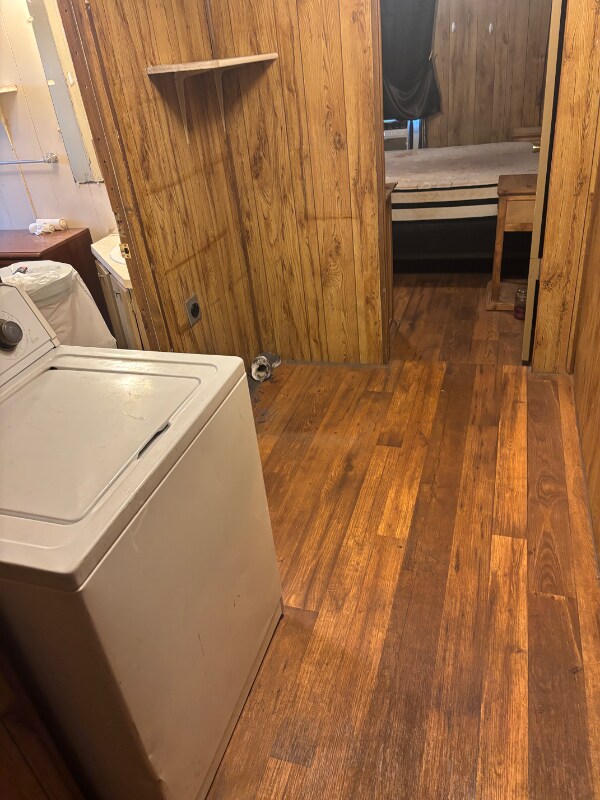 Building Photo - 547 Creekside Dr