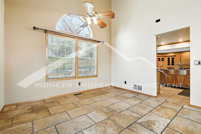 Building Photo - Stunning Home with Central AC and 2-Car Ga...