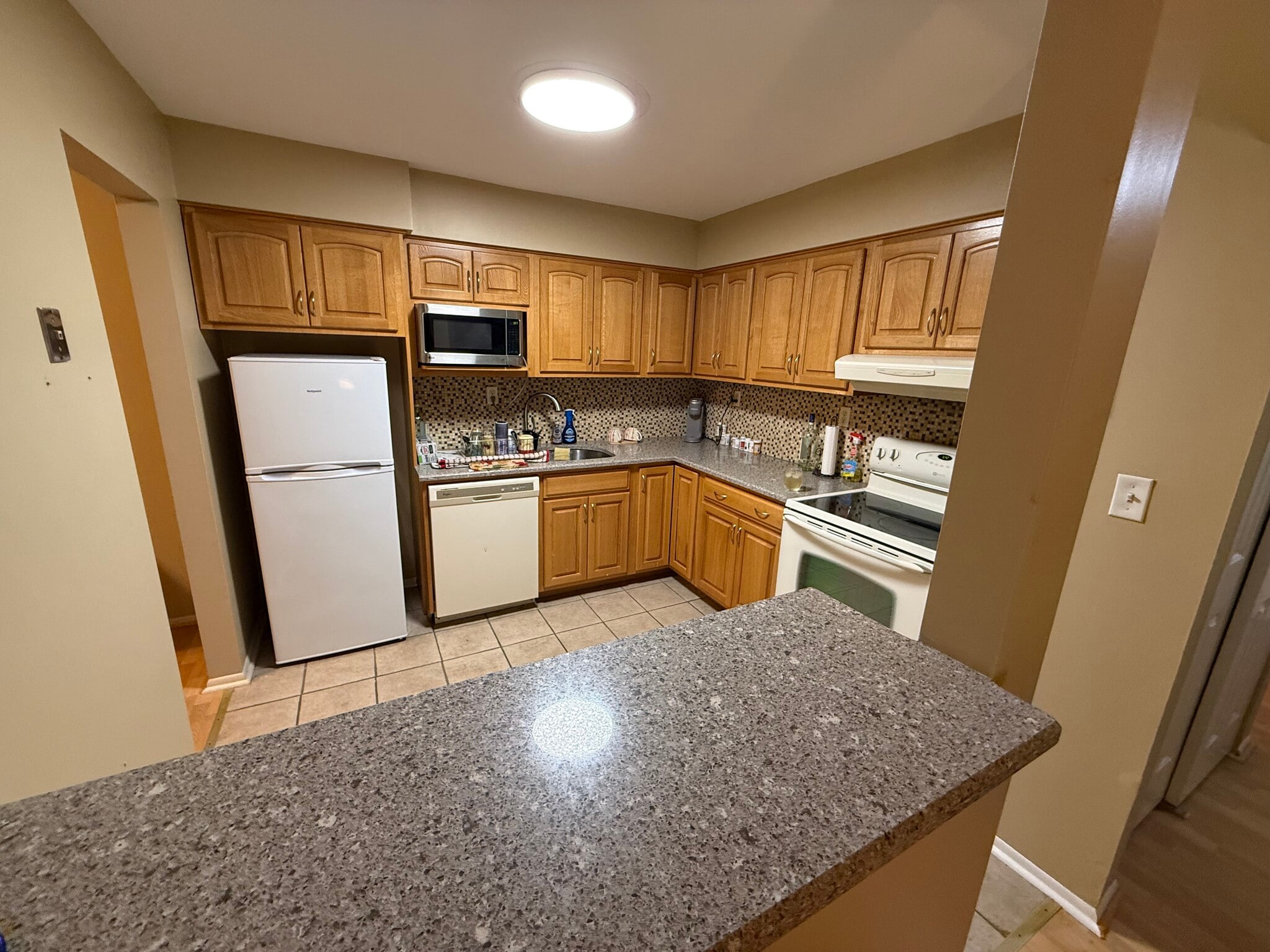 Building Photo - 807 Eves Dr