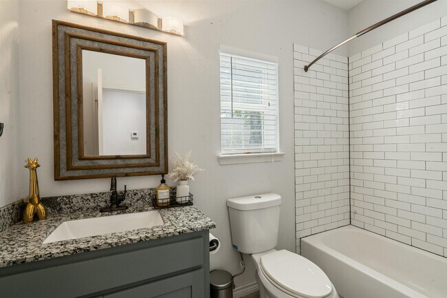 Building Photo - 200 Wallen St