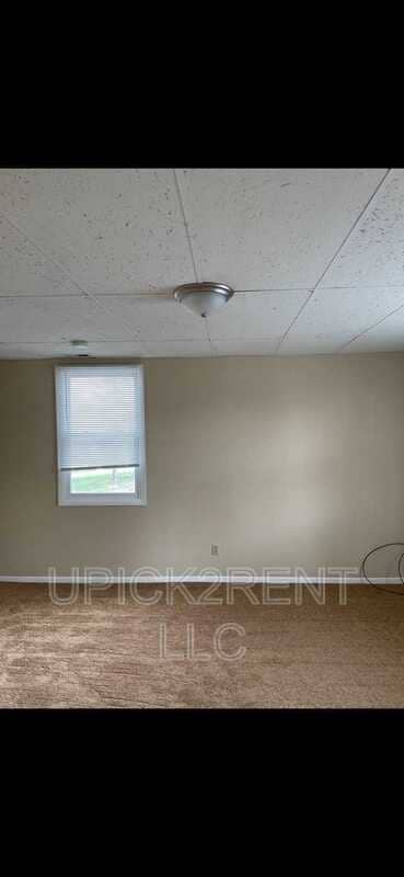 Building Photo - 11301 Main St