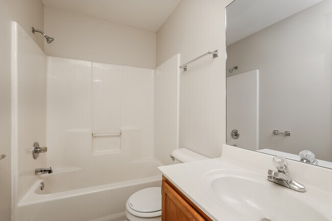 Building Photo - 230 High Chaperal Dr