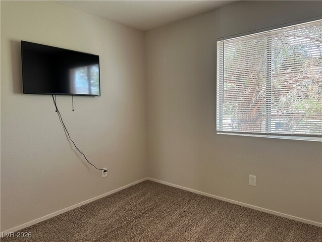 Building Photo - 2427 Cliffwood Dr