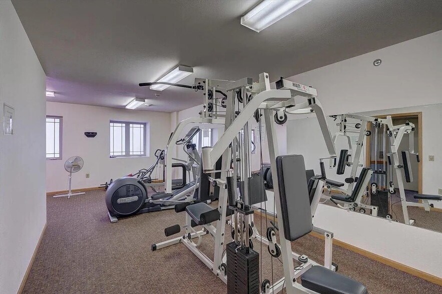 Building Photo - 102 Prairie Heights Dr